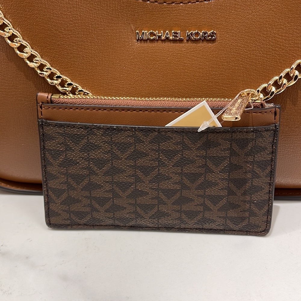 Michael Kors Jet Set Travel Medium Top Zip Card Case Wallet
PVC Leathr
Brown
NWT - Picture 13 of 16